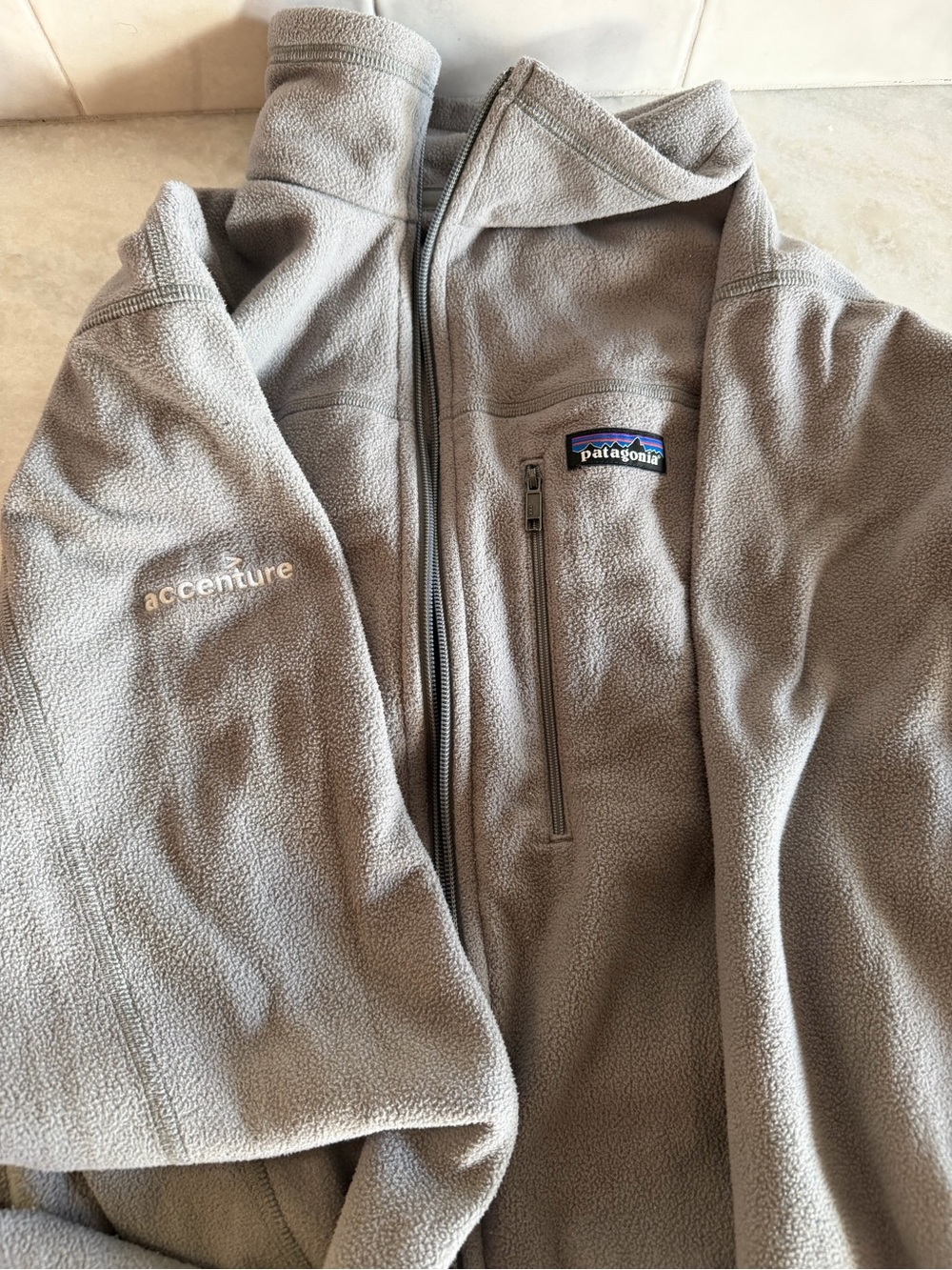 Patagonia Light Gray Full-Zip Fleece Jacket with Logo